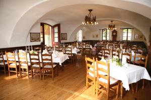 Restaurace v ubytování Klostergasthof Raitenhaslach