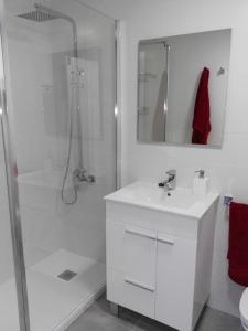 Koupelna v ubytování PRECIOSO APARTAMENTO EN PRIMERA LINEA DE MAR