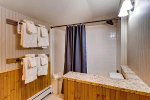 A bathroom at Ski Tip Lodge by Keystone Resort