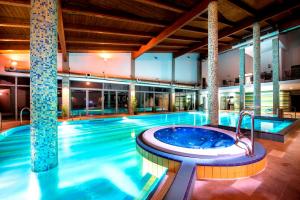 Bazén v ubytovaní Hotel Bystrá alebo v jeho blízkosti