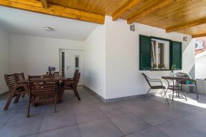 Posedenie v ubytovaní Villa Vesa