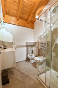 Een badkamer bij Il Gelsomino