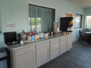 Kuchyň nebo kuchyňský kout v ubytování Atlantic Inn + 6 fotografií