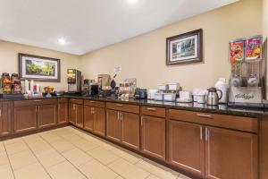 Gallery image of Super 8 by Wyndham Weston WV in Weston