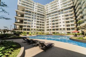Kolam renang di atau dekat dengan Pleasant 2BR Apartment at Gateway Pasteur By Travelio