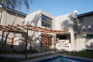 Πισίνα στο ή κοντά στο Hillside Guesthouse Umhlanga