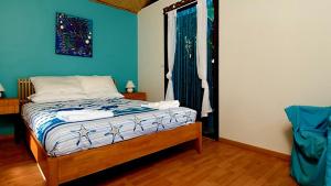 Gallery image of Byron Bay Accom 2B Manfred St - The Wave House in Byron Bay
