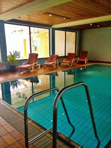 Bazén v ubytování Hotel Kaltenbach nebo v jeho okolí