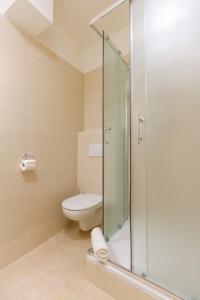 Bilik mandi di Hotel Ungar