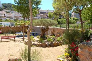 Gallery image of Apartamentos Cala Salions in Tossa de Mar