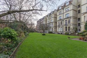Elm Park Gardens XI by Onefinestay