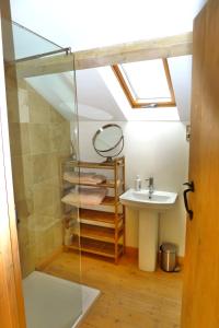Koupelna v ubytování Glanwye