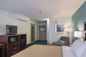 TV a/nebo společenská místnost v ubytování Quality Inn Seaside