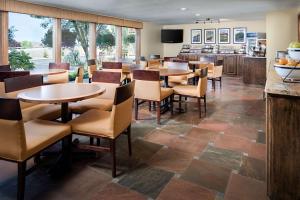 A restaurant or other place to eat at Comfort Inn & Suites