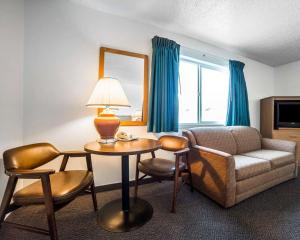 Photo de la galerie de l'établissement Rodeway Inn & Suites, à Arlington