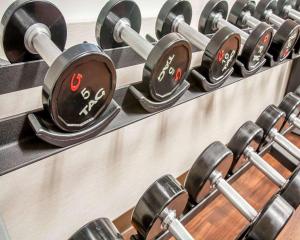Fitness centrum a/nebo fitness zařízení v ubytování Comfort Suites West Warwick - Providence