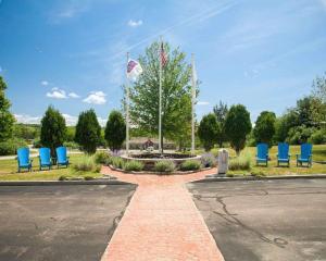 Zahrada ubytování Comfort Suites West Warwick - Providence