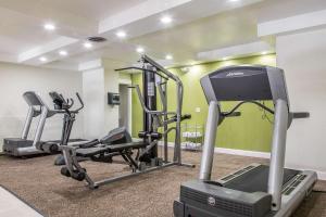 Fitness centrum a/nebo fitness zařízení v ubytování Quality Inn & Suites Middletown - Newport