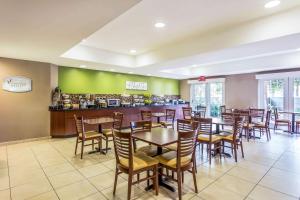 A restaurant or other place to eat at Sleep Inn Charleston - West Ashley