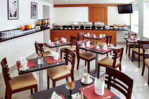 Reštaurácia alebo iné gastronomické zariadenie v ubytovaní Comfort Inn Real San Miguel