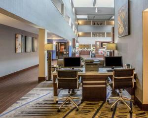 Gallery image of Quality Suites Nashville Airport in Nashville