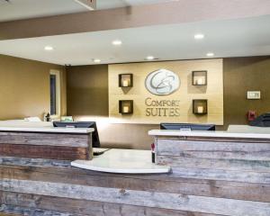 Móttaka eða anddyri á Comfort Suites Crossville
