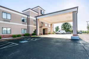 a parking lot in front of a building at Comfort Inn Jackson I-40 in Jackson