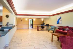 Hall ou réception de l'établissement Econo Lodge Inn & Suites Ripley