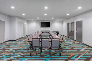 Konferenční prostory v ubytování Clarion Inn & Suites DFW North
