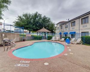 Quality Inn & Suites Grand Prairie