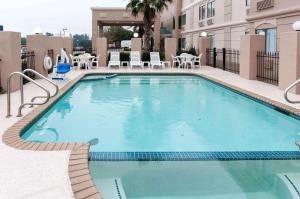 Bazén v ubytování Comfort Inn North Conroe nebo v jeho okolí