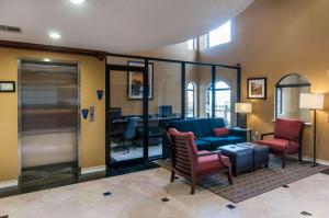 Posezení v ubytování Comfort Inn North Conroe