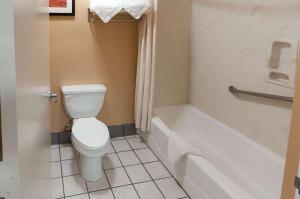 Koupelna v ubytování Comfort Inn North Conroe