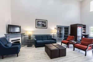 Predel za sedenje v nastanitvi Quality Suites, Ft Worth Burleson