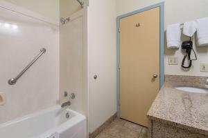 Koupelna v ubytování Quality Suites