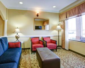 Posezení v ubytování Comfort Suites