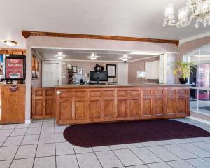 Ο χώρος του λόμπι ή της ρεσεψιόν στο Econo Lodge Jasper