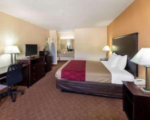 Gallery image of Econo Lodge Inn & Suites Downtown Northeast near Ft Sam Houston, AT&T in San Antonio