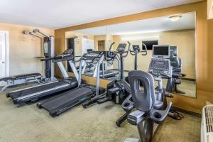 Fitness centrum a/nebo fitness zařízení v ubytování Quality Inn