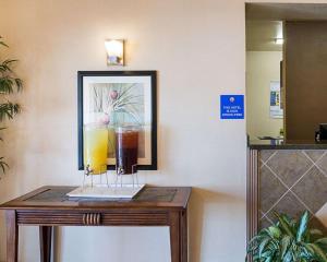 Nápoje v ubytování Comfort Inn I-20 Midland Stanton