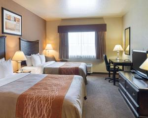 Postel nebo postele na pokoji v ubytování Comfort Inn I-20 Midland Stanton