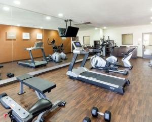 Fitness centrum a/nebo fitness zařízení v ubytování Comfort Suites Cotulla near I-35