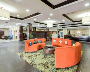 Posezení v ubytování Comfort Suites Cotulla near I-35