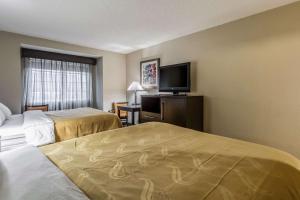 Postel nebo postele na pokoji v ubytování Quality Inn & Suites West El Paso I-10