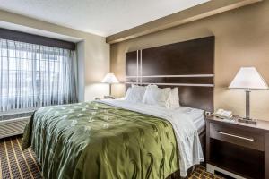 Postel nebo postele na pokoji v ubytování Quality Inn & Suites West El Paso I-10