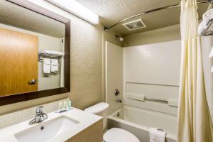 Koupelna v ubytování Quality Inn & Suites West El Paso I-10