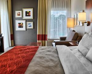 Postel nebo postele na pokoji v ubytování Comfort Inn Ruther Glen near Kings Dominion