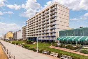 Gallery image of Coastal Hotel & Suites Virginia Beach - Oceanfront in Virginia Beach