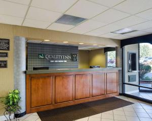 a waiting room with a counter in a hospital at Quality Inn Troutville - Roanoke North in Troutville