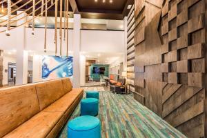 Area tempat duduk di Marina Bay Hotel & Suites, Ascend Hotel Collection